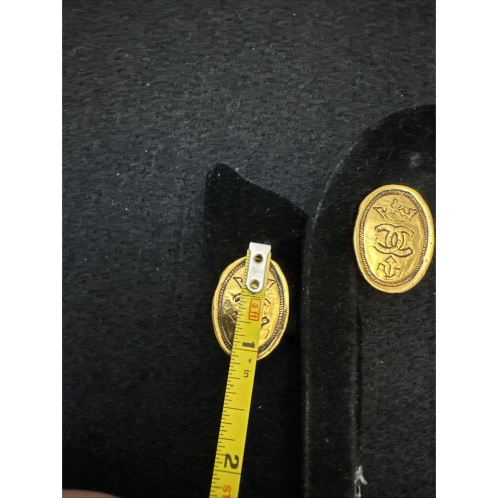 1980s Karl Lagerfeld-era Chanel, Collection 26 Gold Tone Clip On Earrings France